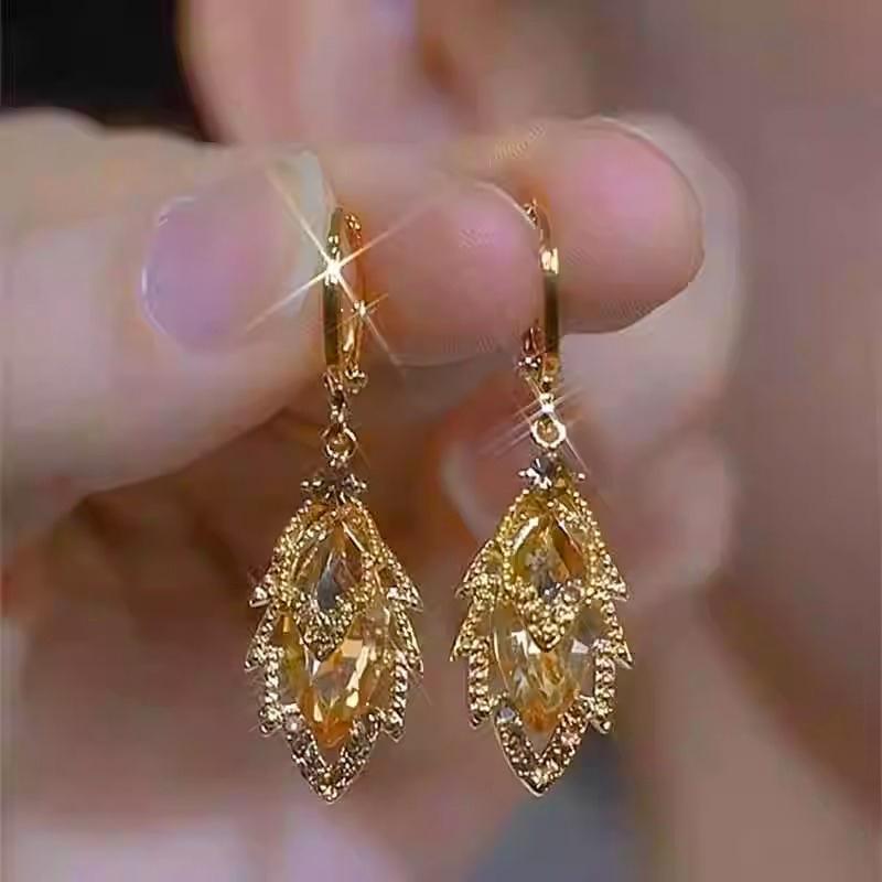 Exquisite Rhinestone Leaves Pendant Gold Color Earrings for Women New Fashion Trend Elegant Ladies Party Jewelry Birthday Gift