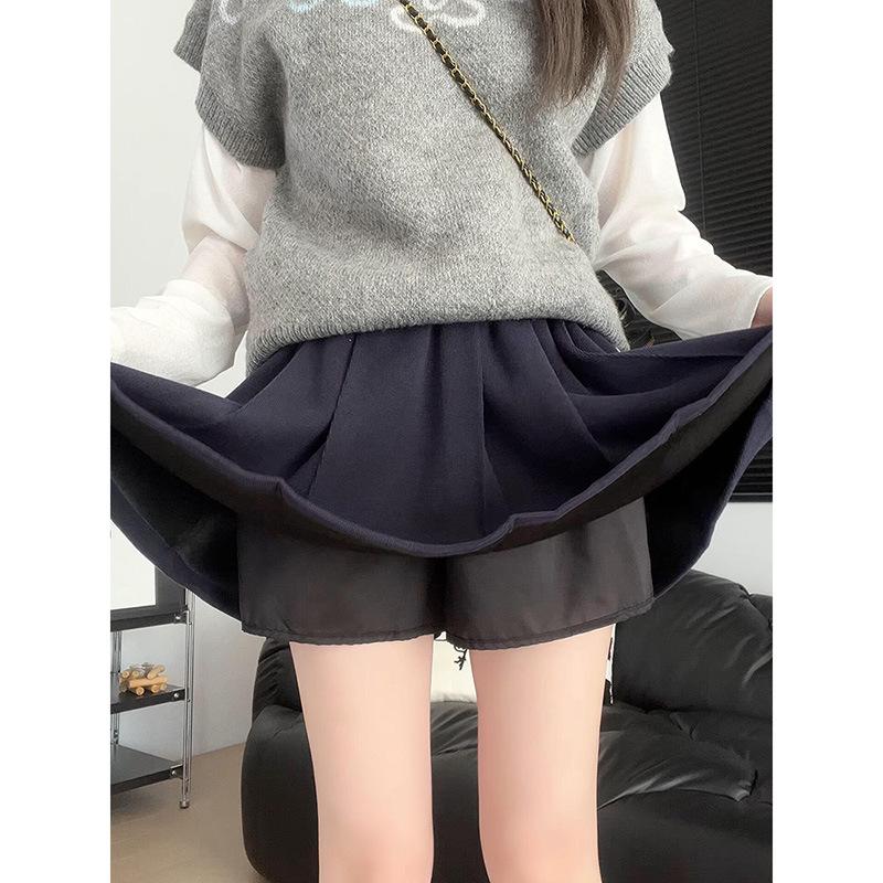 Women's Coffee Pleated A-Line Short Skirt - High-Waist, Slimming, Anti-Exposure Academic Style for Autumn 2025.
