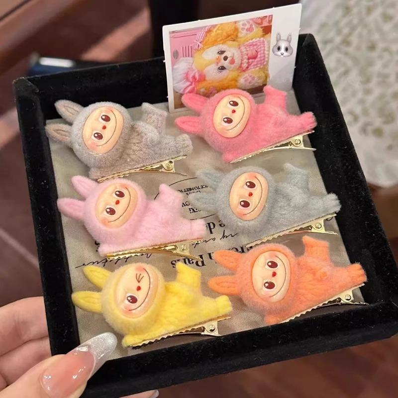 1pc 3D Stretch Cloth Hair Clip, Cute Cartoon Plush Lying Posture Figurine Hair Clip, High Aesthetic Value, Broken Hair Side Clip