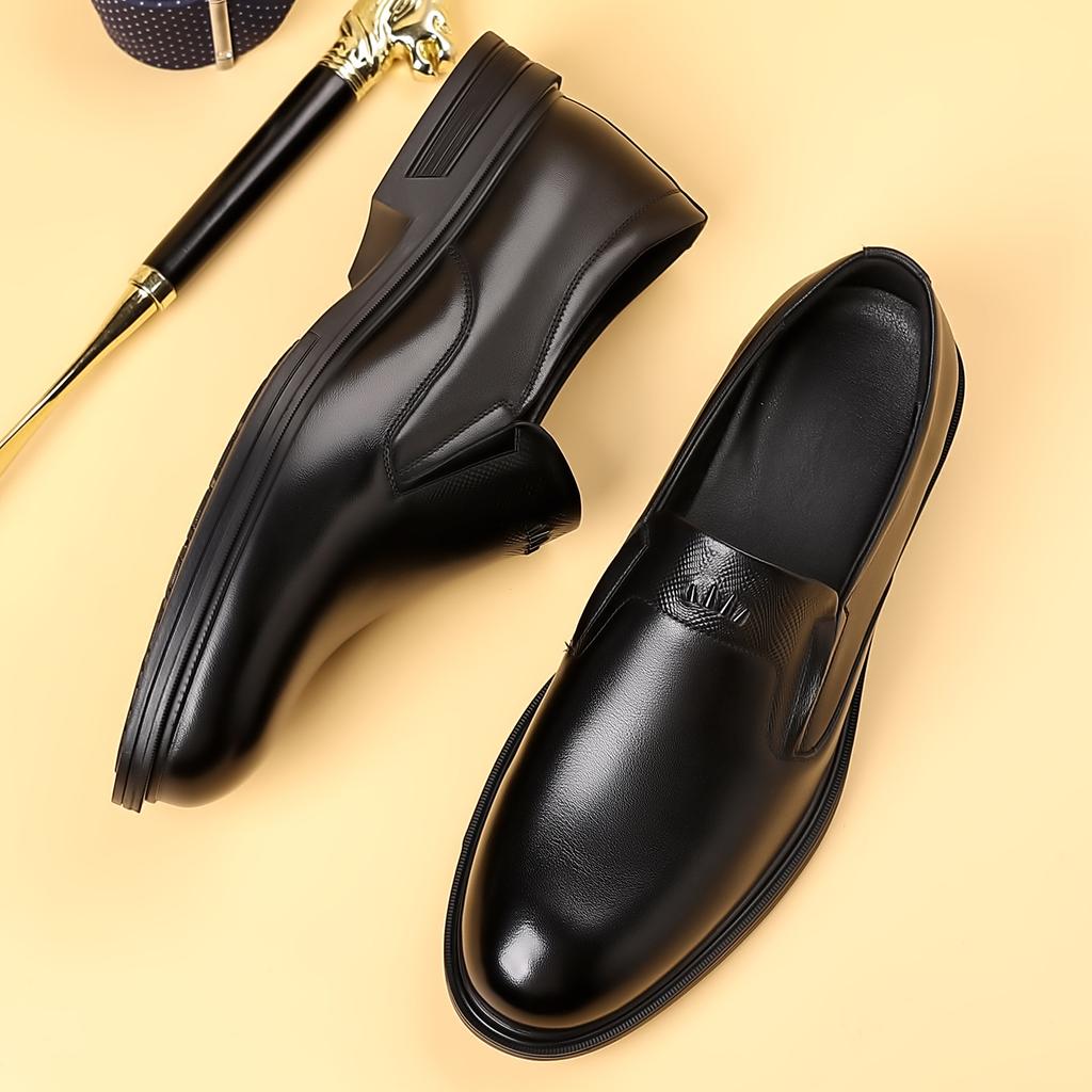 The First Layer Of Cowhide Men'S Shoes Is A Pedal Of Casual Leather Shoes, Business Dress, British Leather Shoes, And Men'S High-End Single Shoes.