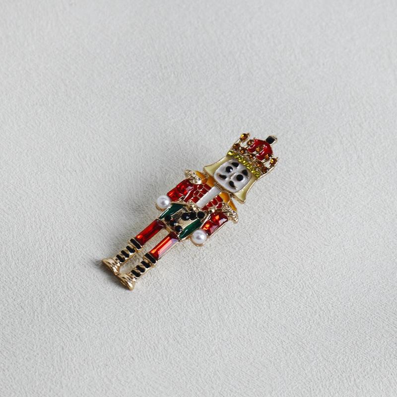1Pcs Alloy Christmas Lapel Pin Nutcracker Soldier Enamel Rhinestone Brooch Holiday Jewelry For Daily Outfit Decoration