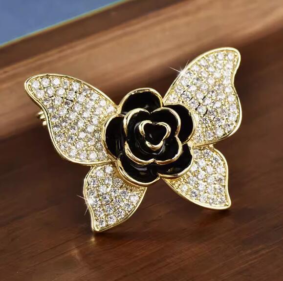 

1Pc Retro Exquisite Butterfly Brooch Rose Pin Charm Jewelry Accessories Party Trend Festival Gift Daily Souvenir чорний
