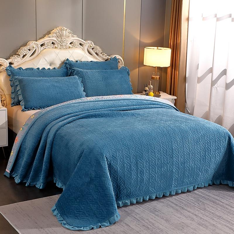 3pcs Set Winter Thick Velvet Bedspread Super Soft Flannel Quilting Bed Cover Non-slip Breathable Bedsheet with 2pcs pillowcase