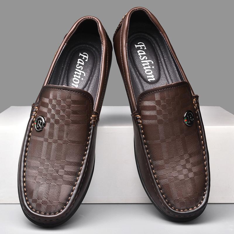 

2024 Douyin live broadcast hot-selling men s outdoor leisure autumn new leather lazy one-pedal Doudou shoes 44 коричневий