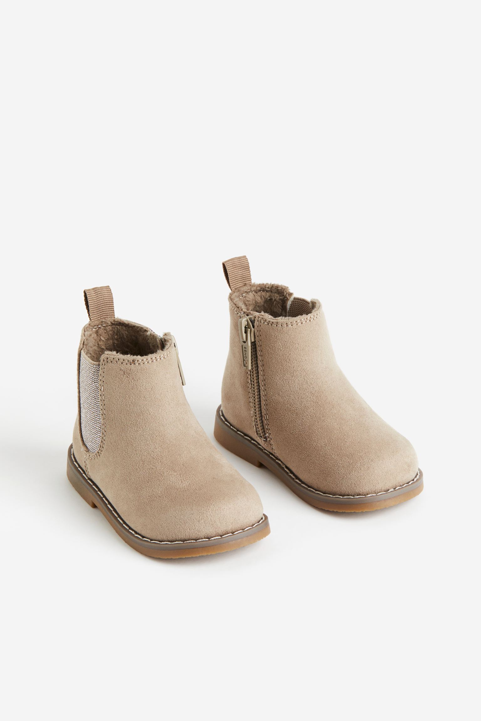 

Warm-lined Chelsea boots