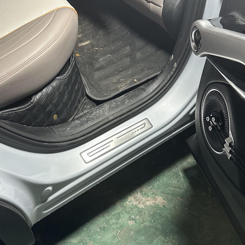 Universal Car Door Sill Protector Stickers: Non-Connected Blade Models, Anti-Scratch & Impact Strips for Modification