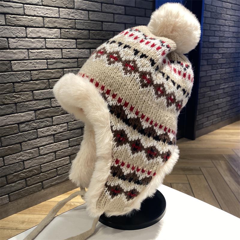 

Шапка Лэй Фэн с помпоном Женская Осенне-зимняя для езды Защита от холода Утепленная Теплая Шерстяная шапка Защита ушей Плюшевая шапка one size бежевый