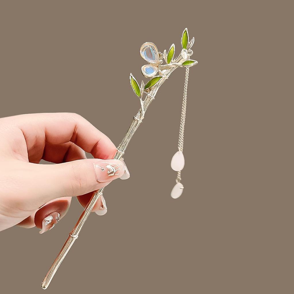 Four Seasons Chinese Tassel Hairpin: Ancient Style Hanfu with Fresh Pearl and Jiangnan Classical Cheongsam Hair Accessory