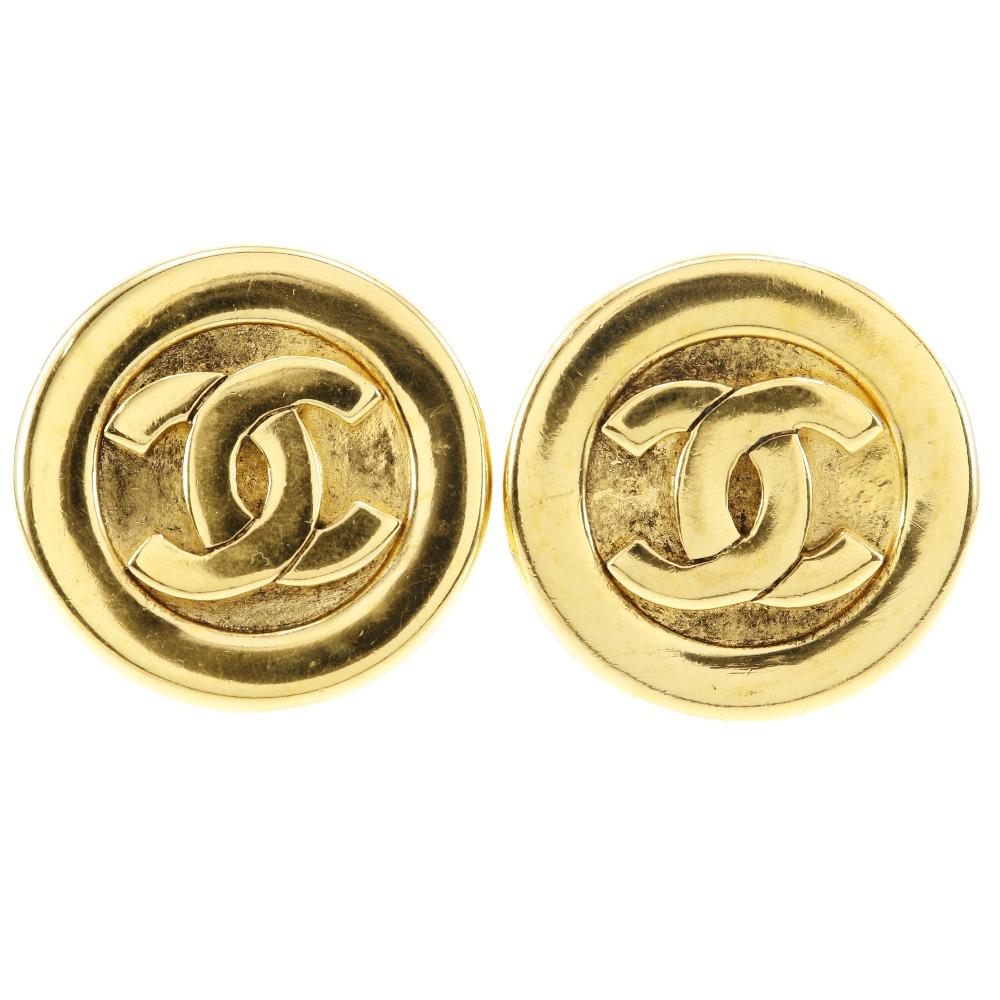 

CHANEL COCO Mark Earring vintage Plated Gold 21.6g Women Used