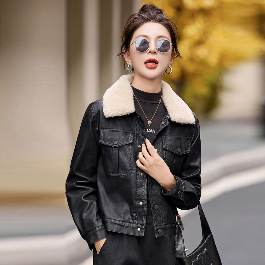 Padded cotton thickened leather jacket women's short autumn and winter new small thermal locomotive leather jacket