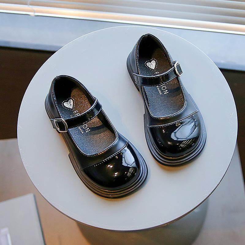 

Туфли принцессы для девочек 2025 новые весенние одинарные туфли мягкая подошва черно-белая цветовая гамма детские кожаные туфли Мэри Джейн 35 чёрный
