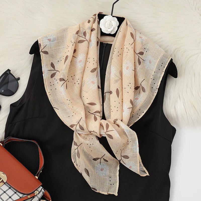 Foulard Leggero in Seta Floreale 90x90 - Sciarpa Decorativa Traspirante per Donna