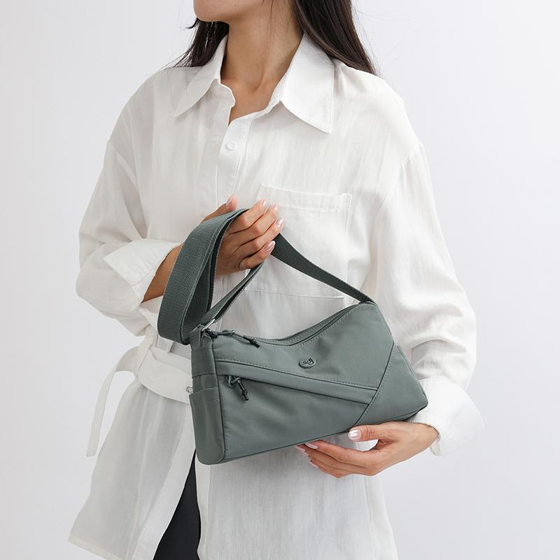 Lightweight Large Capacity Women's Crossbody Bag Lightweight Water-Repellent Nylon Shoulder Bag