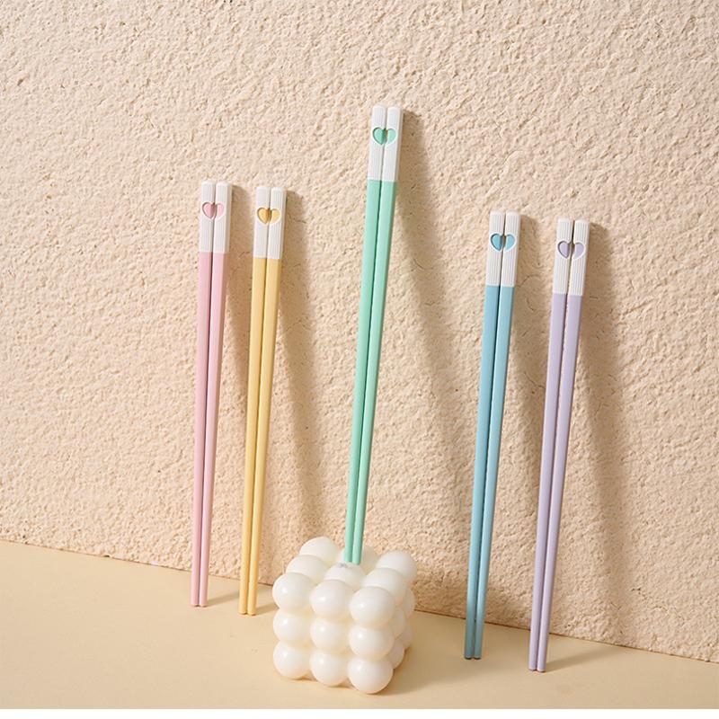 5 Paare Rutschfeste Bunte Japanische Chinesische Essstäbchen Sushi-Stäbchen Wiederverwendbares Koreanisches Essstäbchen-Set Gesundes Legierungs-Geschirrset