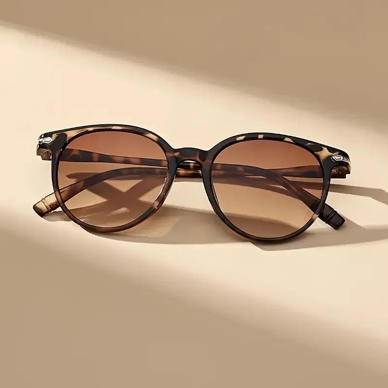 1Pc Fashionable Round Frame Design Tortoiseshell Glasses Simple Fashion Daily Casual Lightweight Portable Unisex Glasses