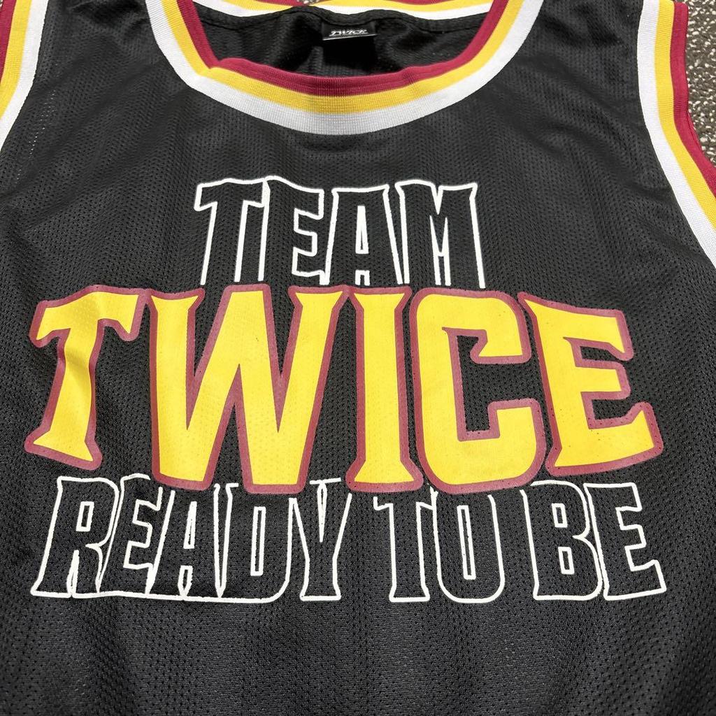 [USED] TWICE Mesh Uniform Momo