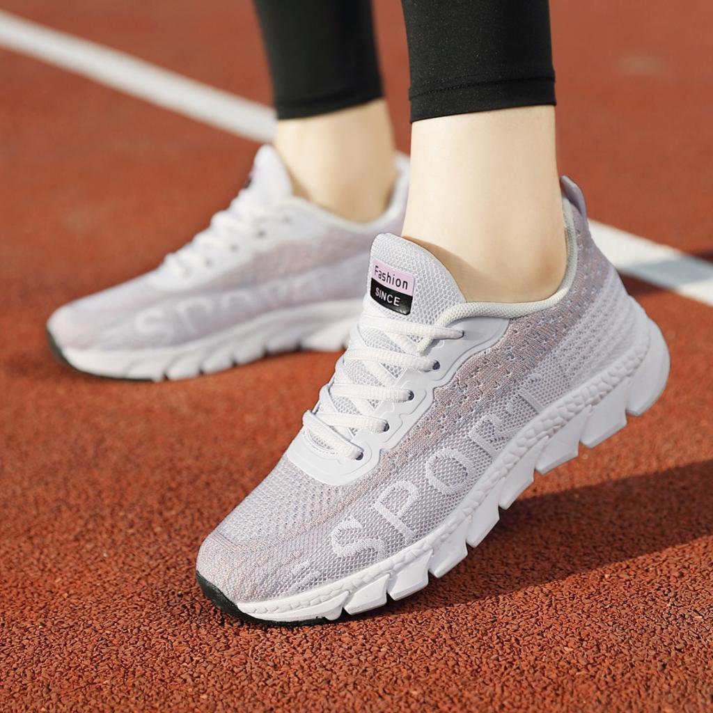 Running shoes large size new lightweight breathable sports shoes shock-absorbing soft-soled fly-woven mesh running shoes
