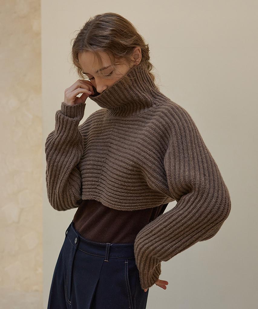 SHINE ON YOU Half Cardigan Turtleneck Crop Top