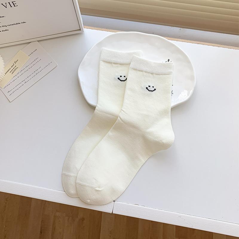 Simple and Trendy Mid-calf Socks for Women with Smiling Faces, Versatile for Autumn, and Boneless Pile Socks