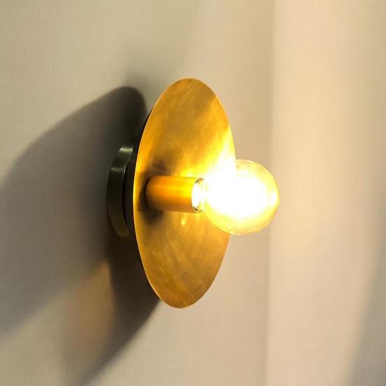 Italské nástěnné svítidlo z mosazi z poloviny století – Ručně vyráběná moderní nástěnná svítidla