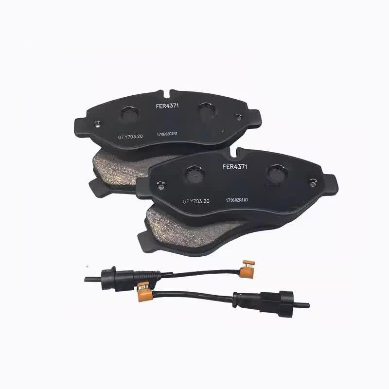Lei Xiang Front Brake Pads for Iveco NJ6604/5 New Baodi Patrol Car