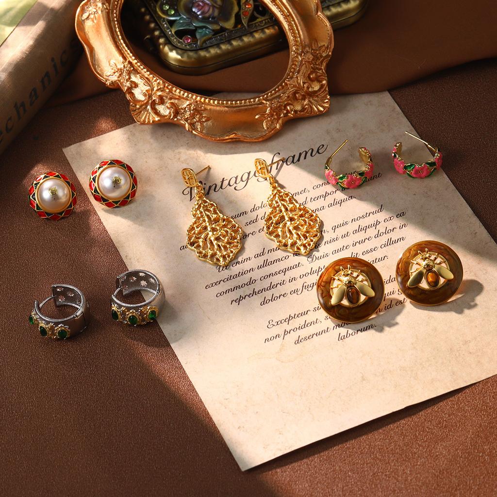 Court style medieval pearl geometric earrings bee retro stud earrings fringed hollow color retention advanced temperament earrings