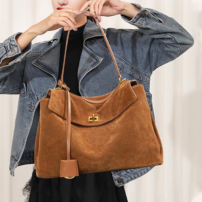 Pendlerkollisjonspute Crossbody Pitot-veske i frostet skinn med stor kapasitet Premium underarmsveske