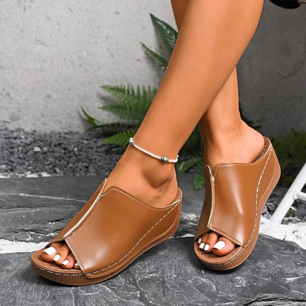 Fashion Women Slippers 2025 New Summer Soft Heels Sandals Trend Indoor Outdoor Shoes Women Platform Lightweight Slippers Slides Women