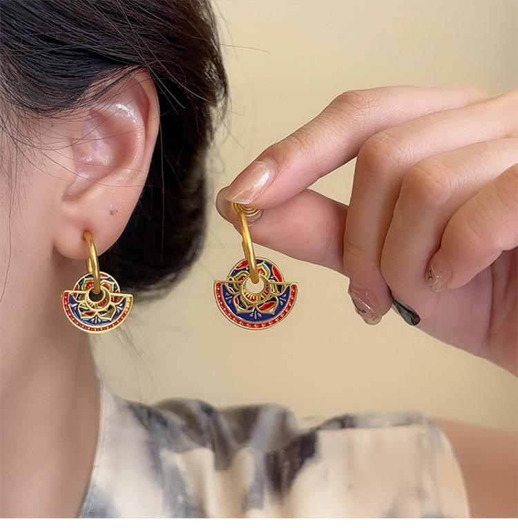 

Enamel Glaze Geometric Earrings Fashionable Earrings Mosquito Ear Clips