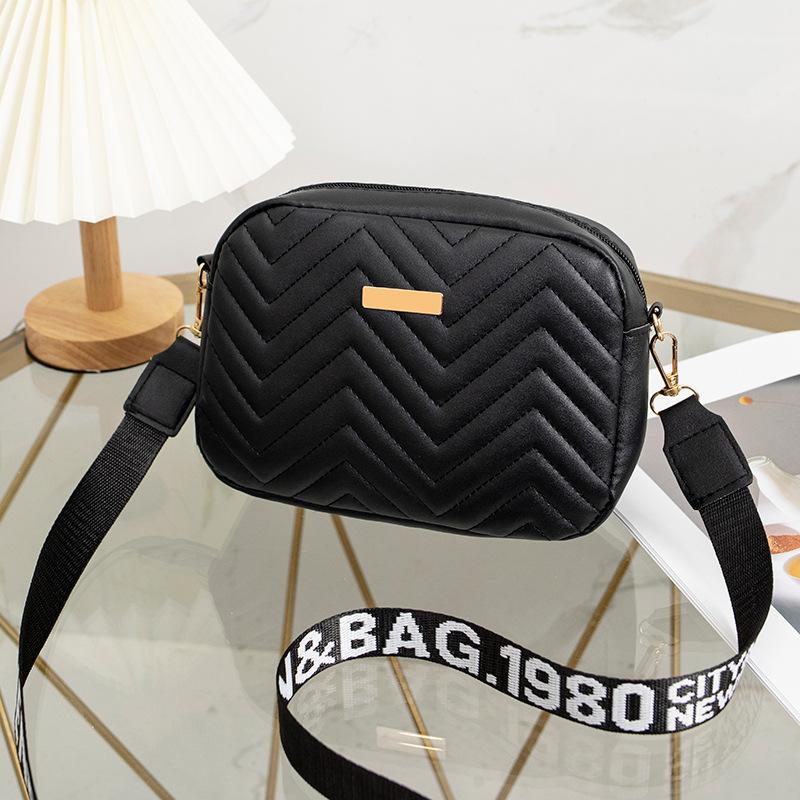 Women's Bag, New Embroidered Wavy Messenger Bag, Fashionable and Simple Long Standard Decorative Shoulder Bag, One Piece of Hair