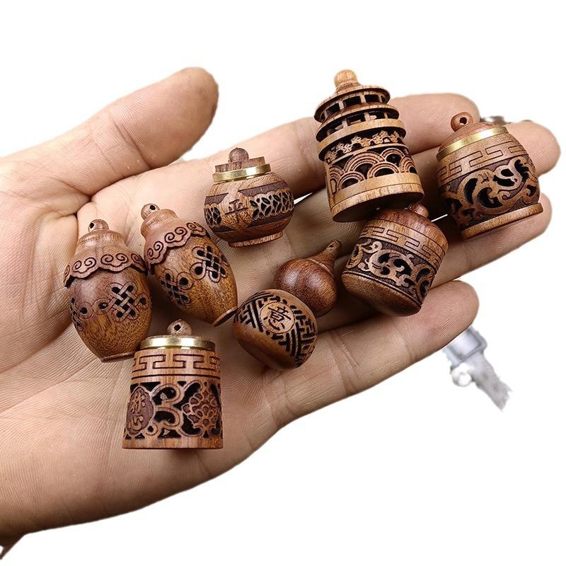 Holz Ausgehöhlt Geschnitzt Aromatherapie Flasche Mini Vase Pagode Auto Hängedekoration Duft Diffusor Flasche Versiegeltes Glas Anhänger