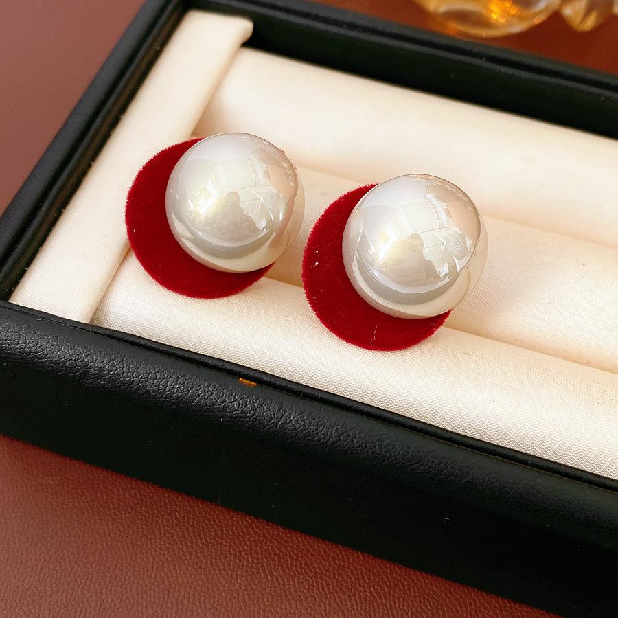 Silver Needle Diamond Round Stud Earrings Court Style Light Luxury Exquisite Earrings Design Sense Niche Earrings