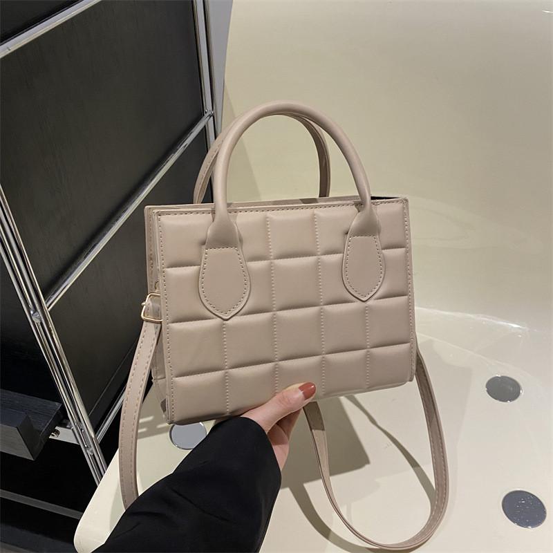 Stylish Retro Inspired Medium Sized Shoulder Handbag With Soft Pu Material хаки