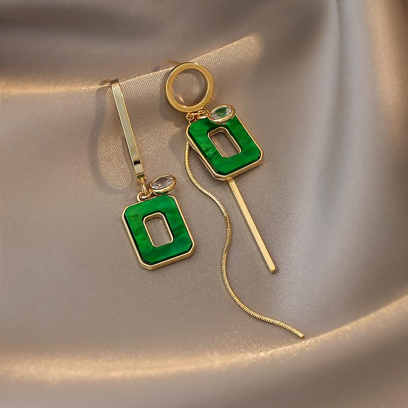 2026 New Asymmetric Green Square Tassel Long Earrings Korean Design Jewelry Girls Fashion Accessories Drop Earrings For Woman