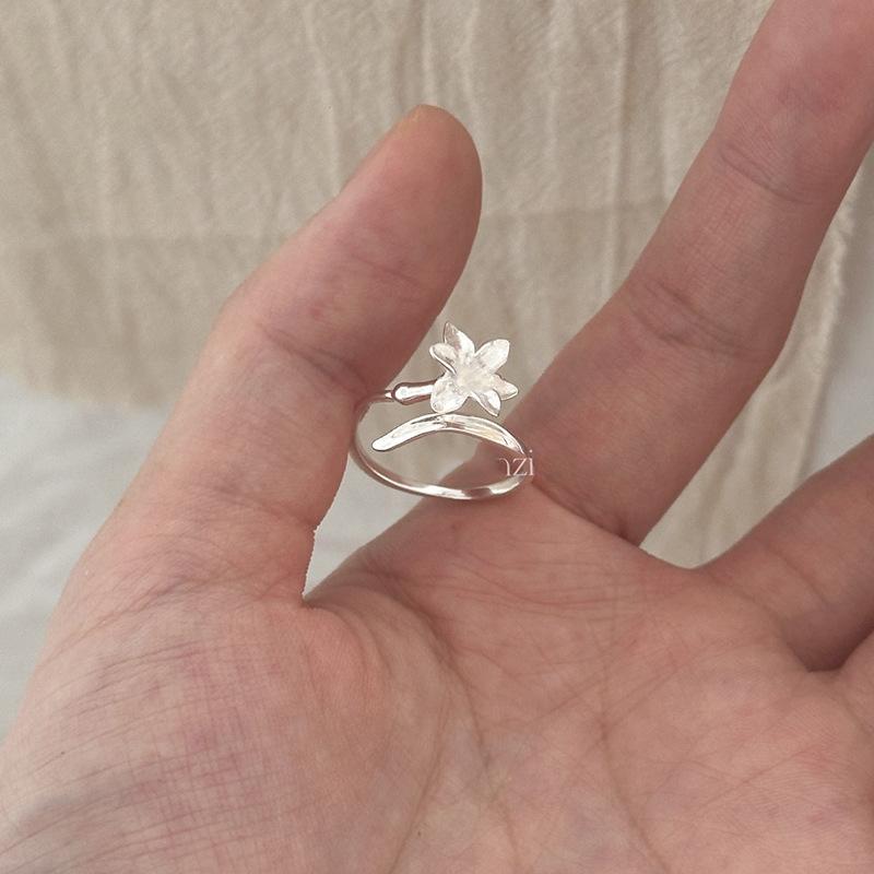 Fashion Simple Style Flower rings for women Light Luxury Exquisite silver  Ring Party Wedding Fine  Adjustable