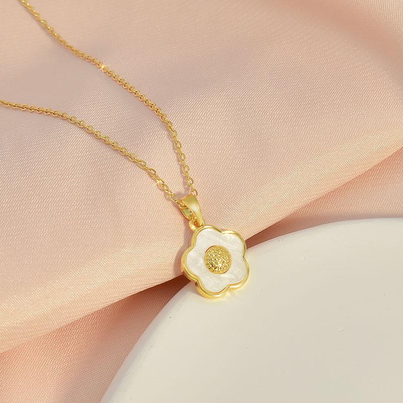 Five-Petaled Fritillary Titanium Steel Necklace Women'S Premium Sweet And Fresh Natural Flower Pendant