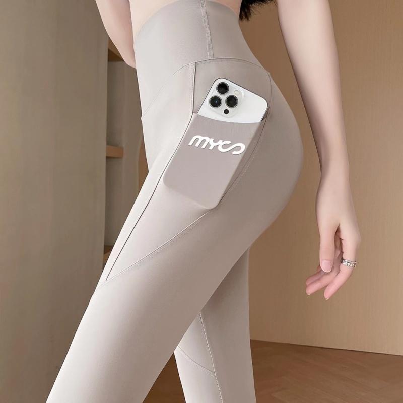 

Спортивные брюки «акула» с карманами. Верхняя одежда. Тонкая высокая талия. Тонкая линия с высокой талией.