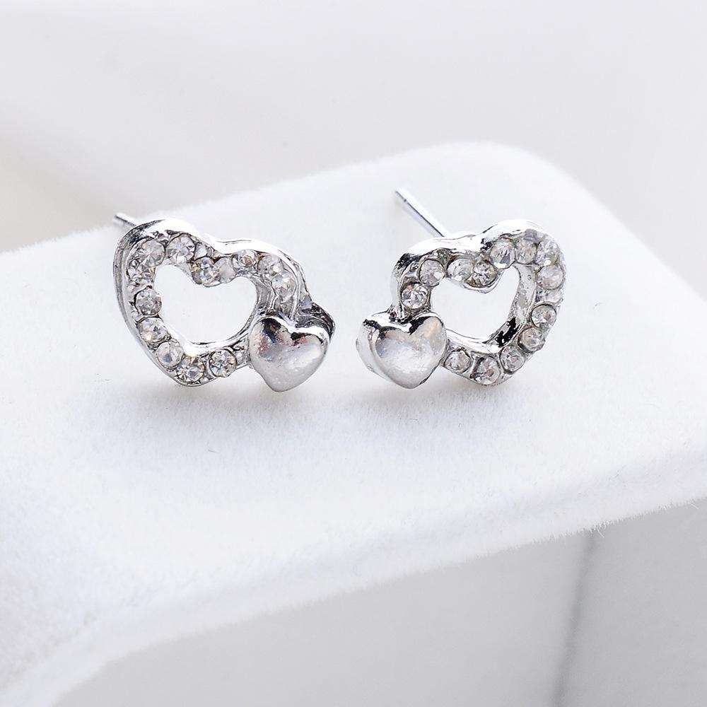 Heart-Shaped Rhinestone Stud Earrings - European & American Fashion Jewelry