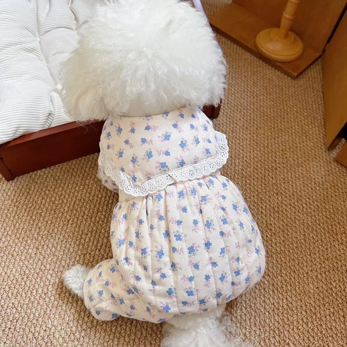 

Floral Print Four Legs Dog Jacket Winter Warm Cozy Puppy Clothes Teddy Bichon Country Style Outfit 3-2 kg