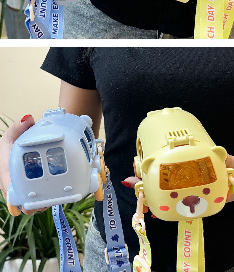 High-Capacity Children's Pop-Up Straw Water Cup - Portable Baby Bus Design