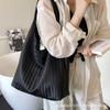 Premium Sense Commuting 2025 Tote New Bag Underarm Casual Versatile Retro Large Capacity Shoulder Tote Bag Women