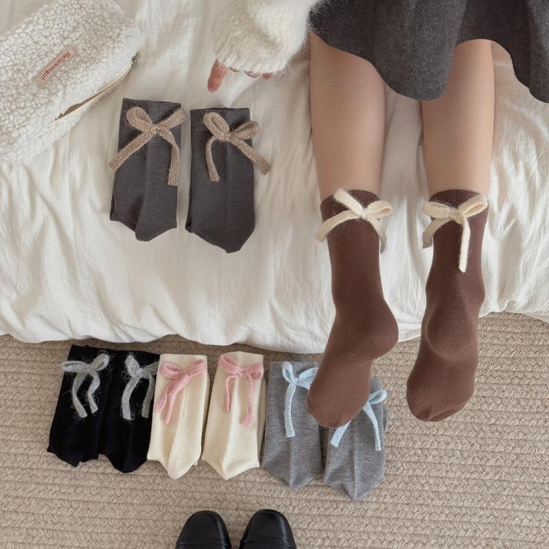Boneless, Warm, Soft and Fluffy Rabbit Fleece Solid Color Socks for Autumn and Winter. Sweet and Contrasting Color Mid-calf with A Bow At The Back