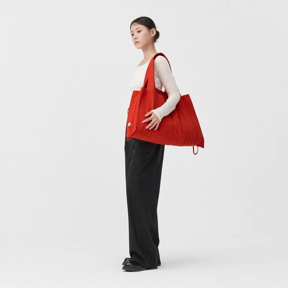 

Pleatsmama Big Shoulder Bag Red Single option