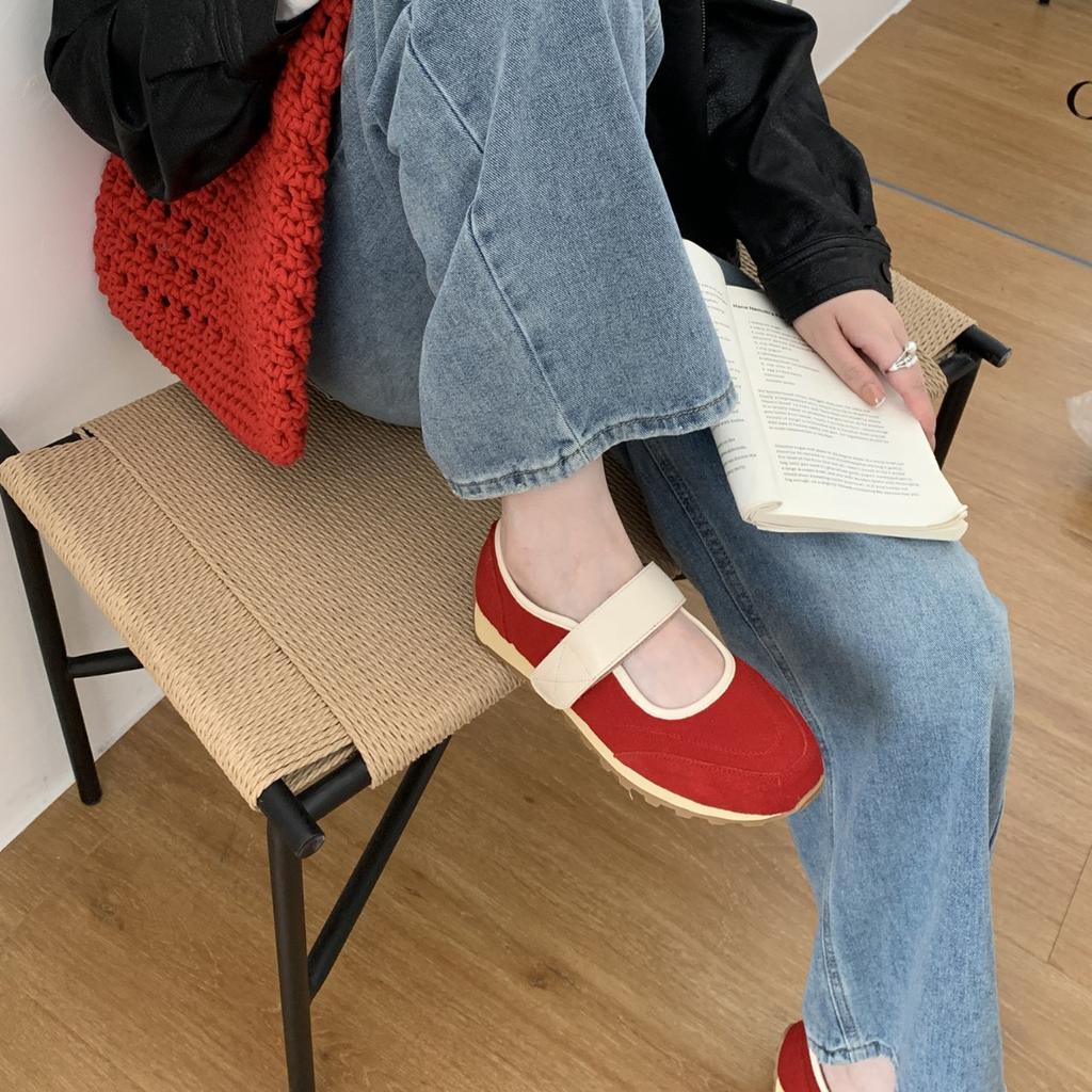 2025 New Round Head with Velcro Thick-soled Shallow Mouth Versatile Leisure Sports Versatile Women's Single Shoes