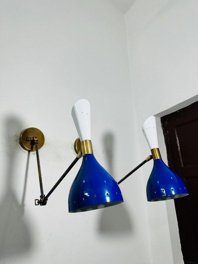 Paar moderner italienischer Diabolo-Wandleuchten – Dekorative Wandleuchten