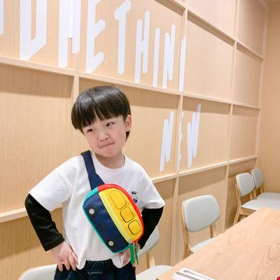 Foreign Style Baby Boy Breast Bag 2025 New Versatile Cartoon Bus Shape Cute Messenger Bag