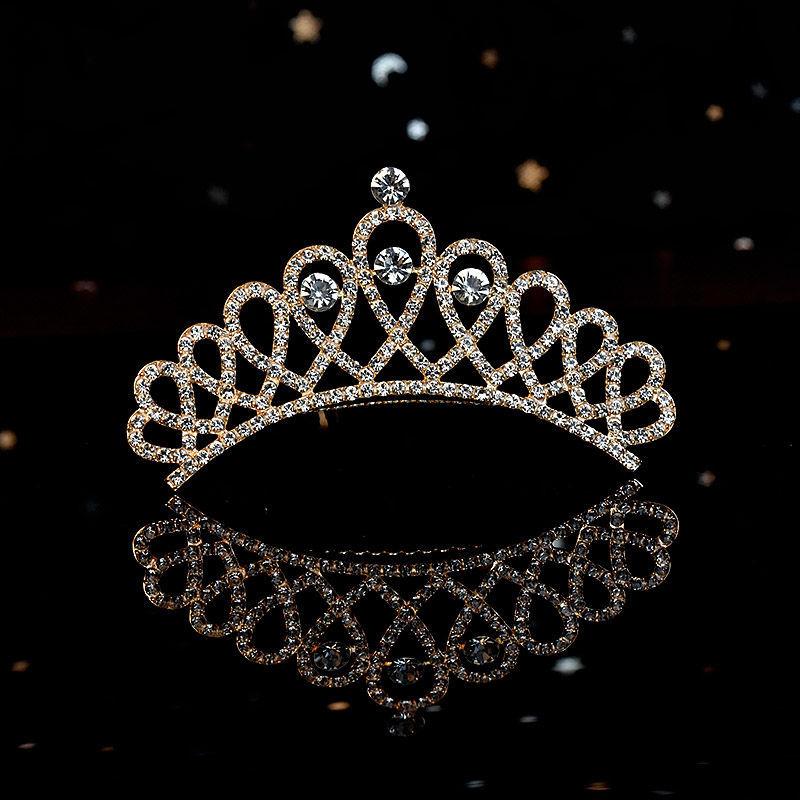 

Детская корона Высоко выглядящая Маленькая принцесса Головной убор на день рождения Нишевый Ин Золотой гребень для волос Аксессуар для волос Кристалл Девочка