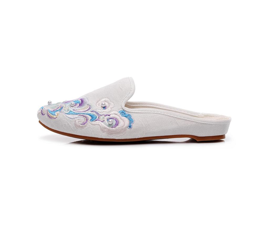 Women's Retro Embroidered Cotton Pointed Toe Slipper