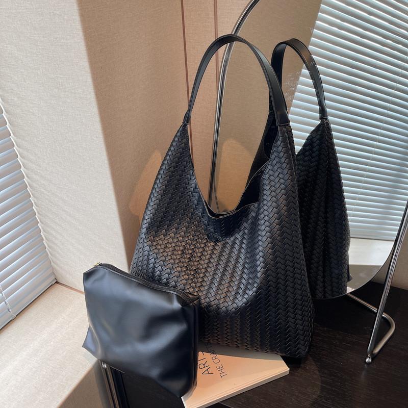 Pu Handheld Water Bucket Bag For Women With Woven Design And Large Capacity For Daily Use