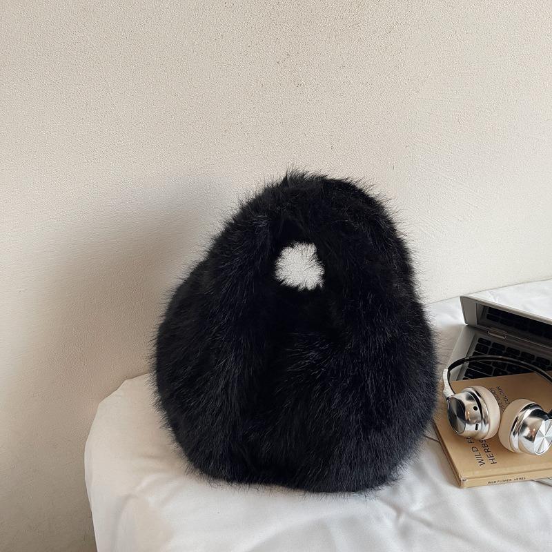 Plush Bag Women's Large-capacity Autumn New Casual Shoulder Handbag High-value Fluffy Dumpling Bag